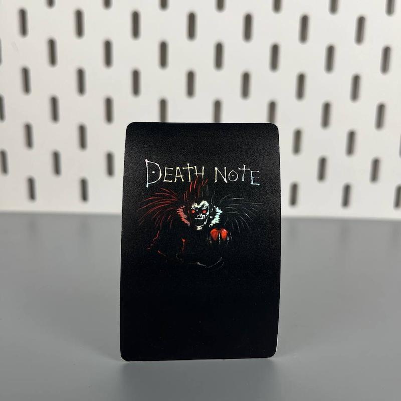 استیکر کارت انیمه دث نوت طرح ریوک شینیگامی ، استیکر عابربانک هولوگرامی انیمه ای،