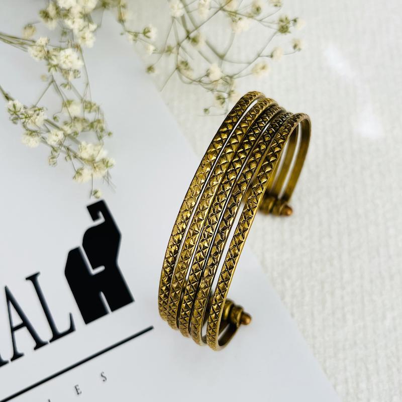 بنگل ۵ لاین برنجی فری سایز رنگ ثابت