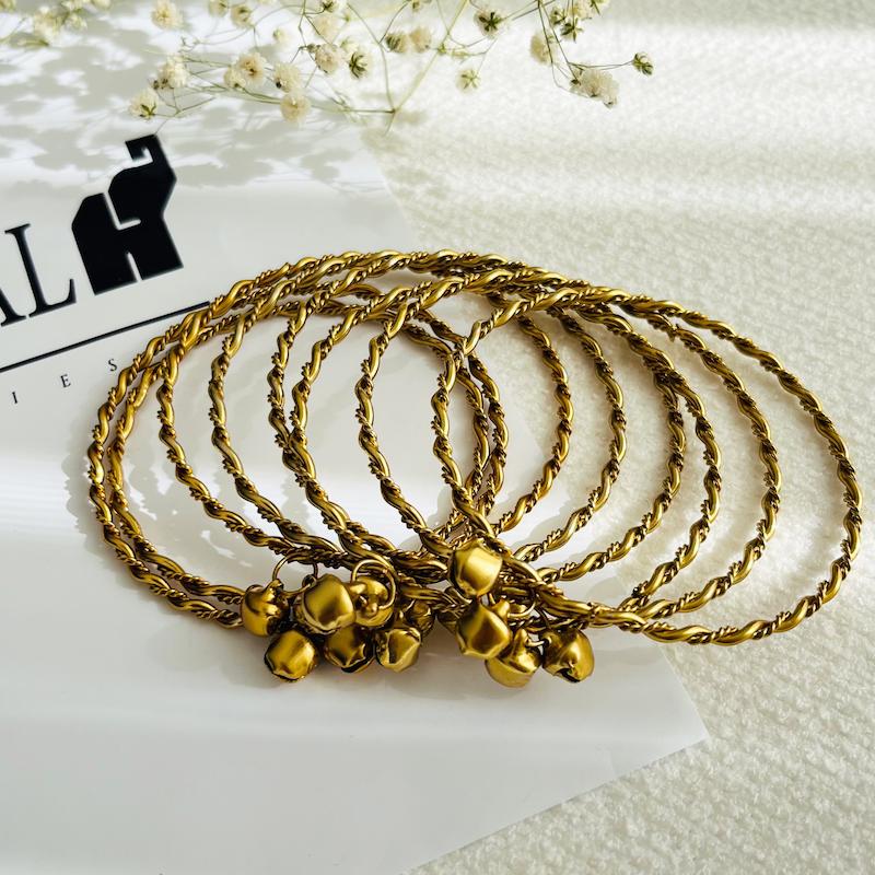 النگو طلایی اویزدار هندی رنگ ثابت