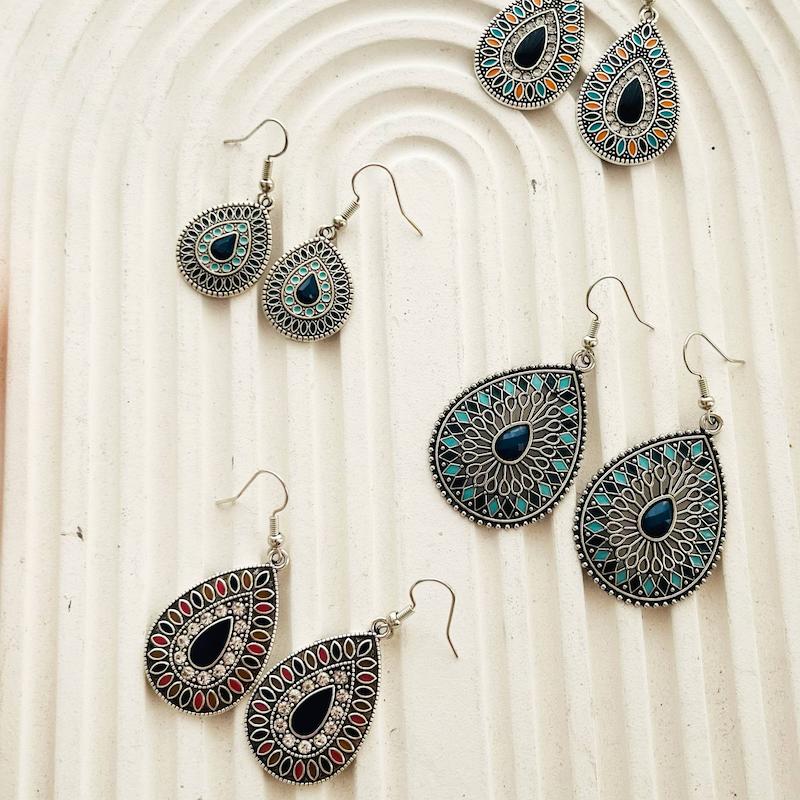 گوشواره زنانه میناکاری طرح اشک 