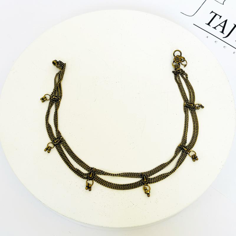 پابند راز شرقی 