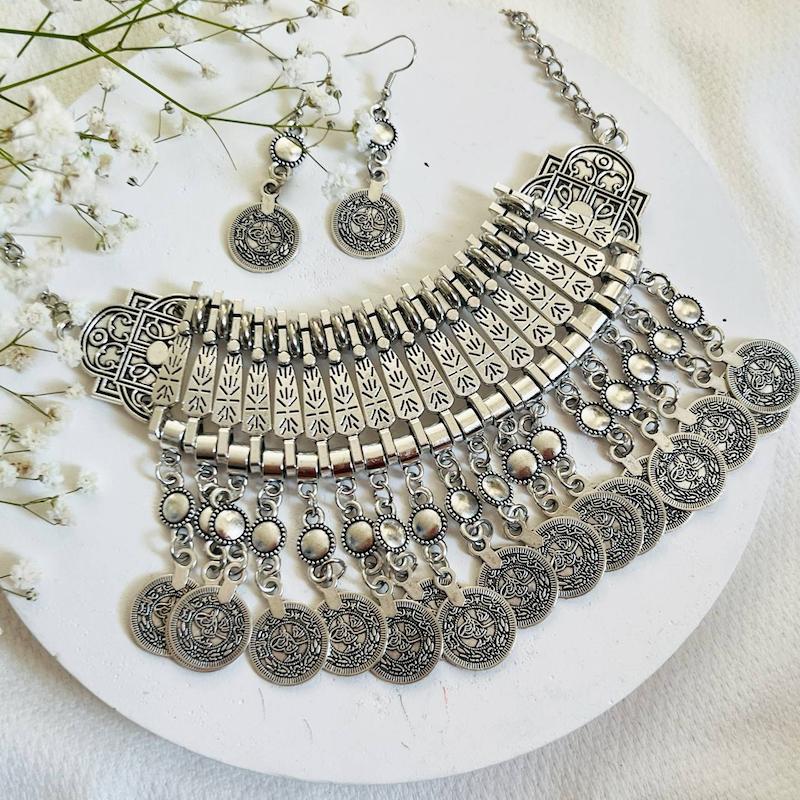 گردنبند سکه‌ای نقره‌ای مدل “باران“