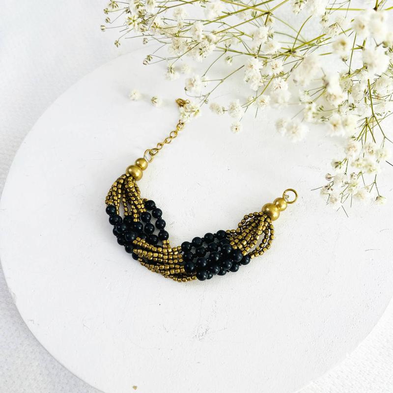 دستبند برنجی زنانه،دستبند مشکی و طلایی