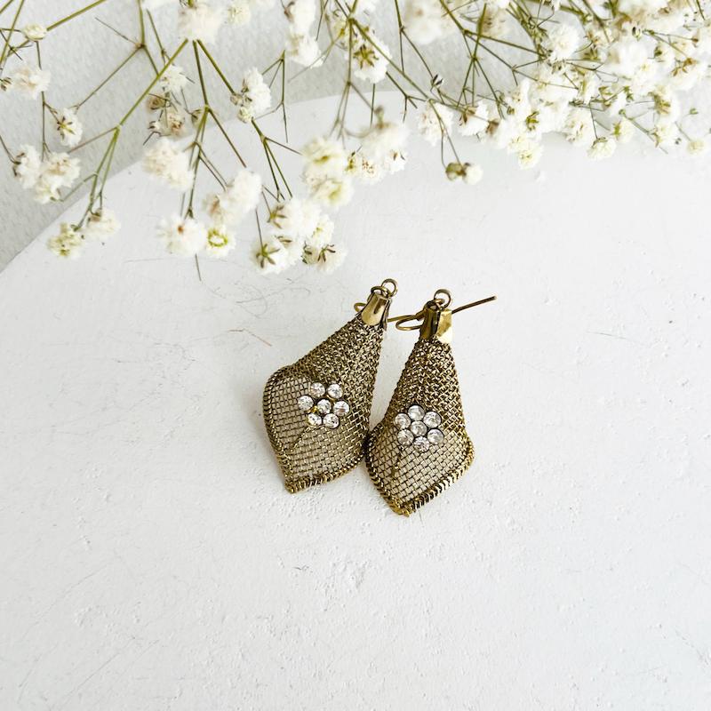 گوشواره برنجی نگین دار مدل حریر 