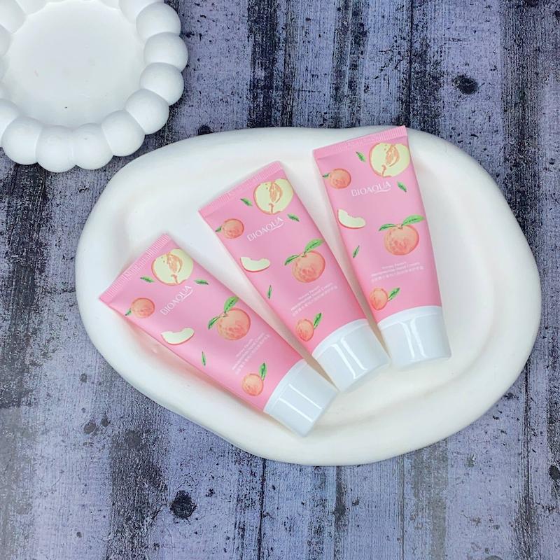 کرم دست هلو و عسل با هگزاپپتید بیوآکوا 