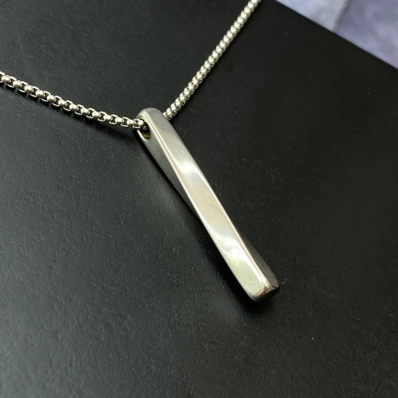 گردنبند پیچ نقره ای خاص