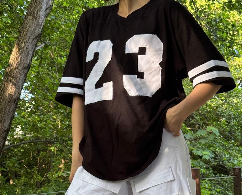 تیشرت اسپرت سفید طرح 23 | استایل اورسایز ترندی | مناسب استایل خیابانی