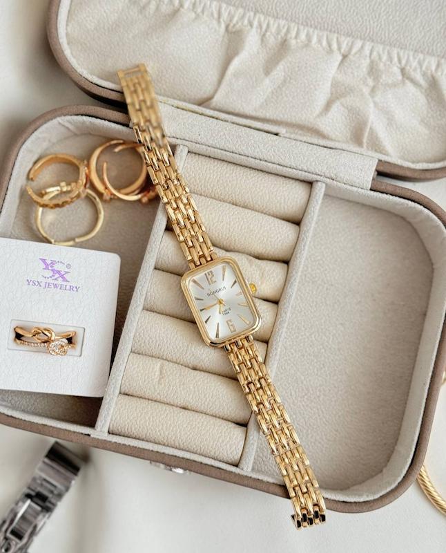 ساعت هانگری طلایی مستطیلی 