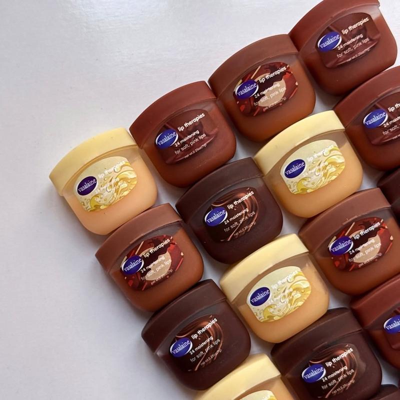 بالم لب وازلین شکلاتی Vaseline Lip Therapy Cocoa Butter