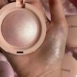 هایلایتر پودری ریر بیوتی سلنا گومز Rare Beauty Positive Light Silky Touch Highlighter 