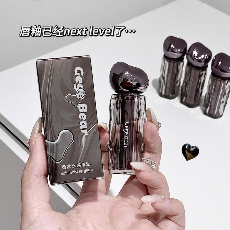 رژلب خیس و لیپ گلاس جیجی بیر سنگی Gege Bear