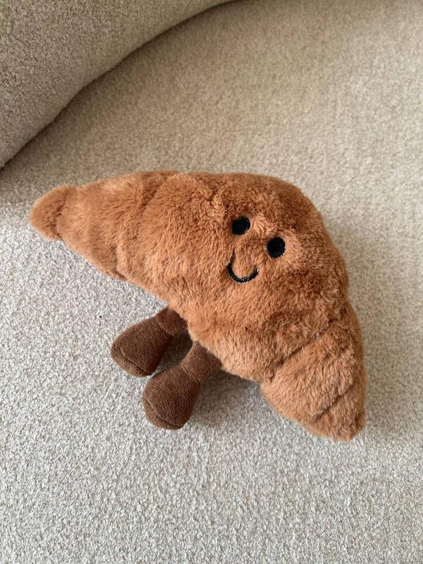 عروسک کروسان 