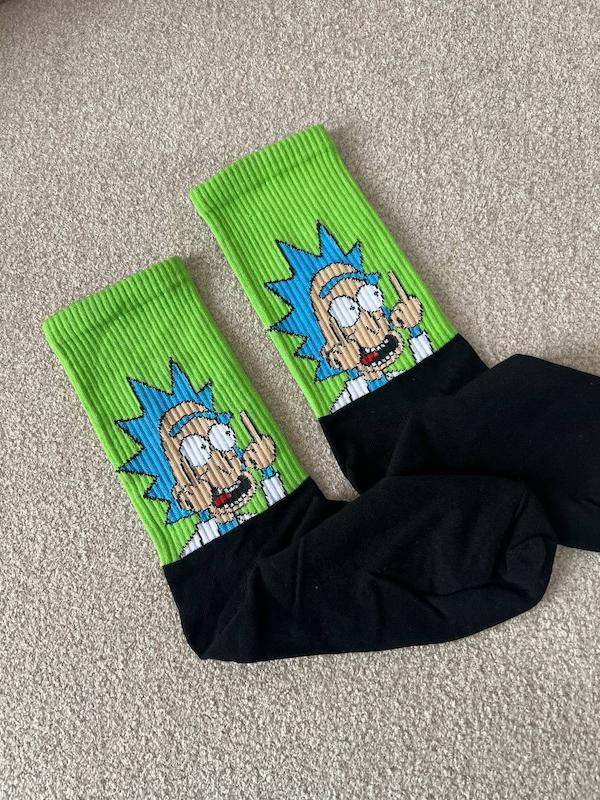 جوراب ساقدار ریک اند مورتی زمینه سبز
