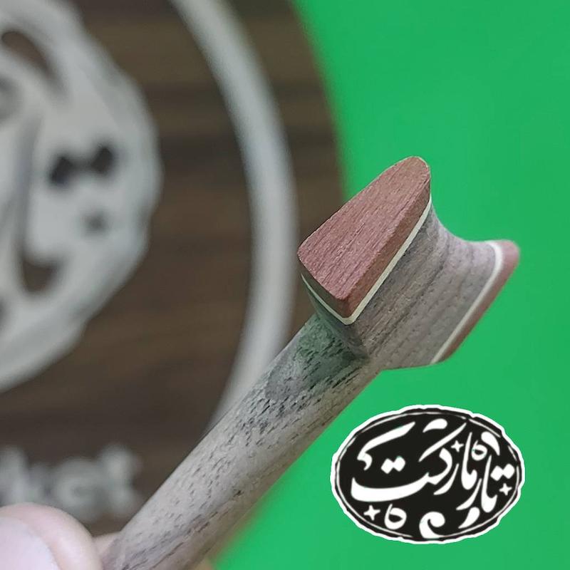 گوشی سه تار با تزئین پادوک