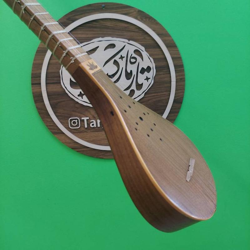 سه تار زیرعبایی