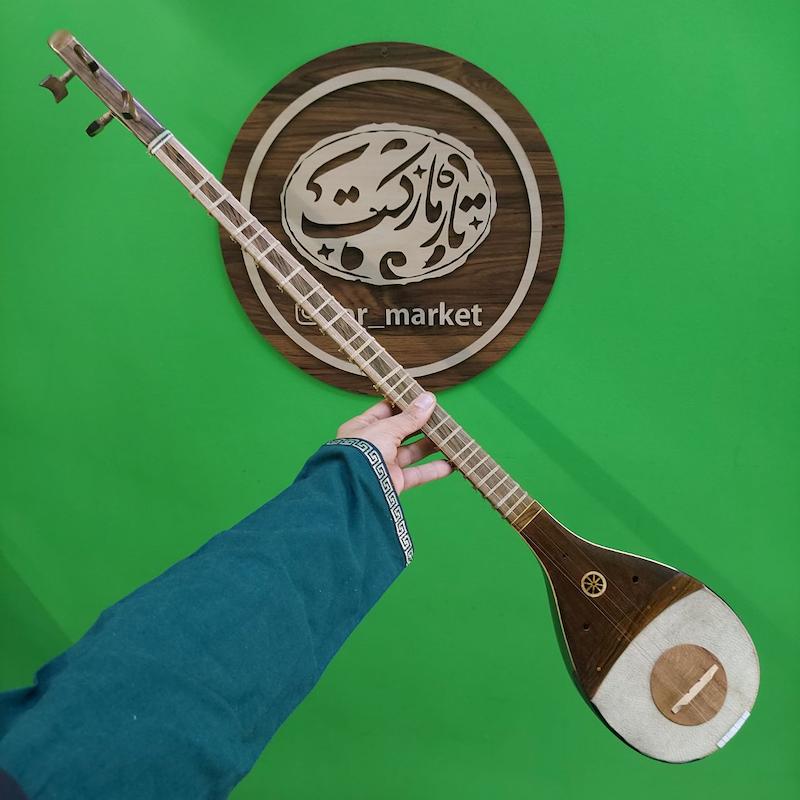 سه تار پوستی شورانگیز چهارسیم