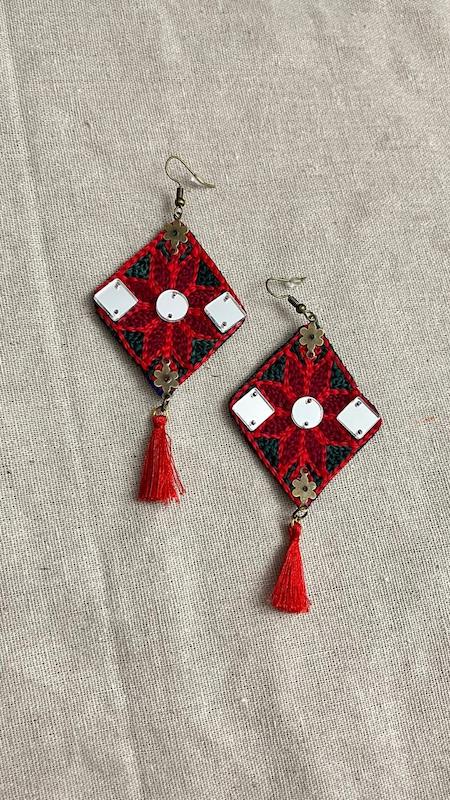 گوشواره سوزندوزی