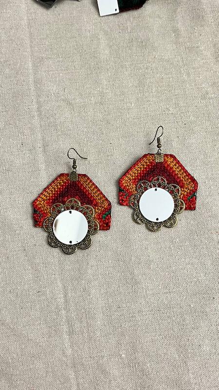 گوشواره سوزندوزی