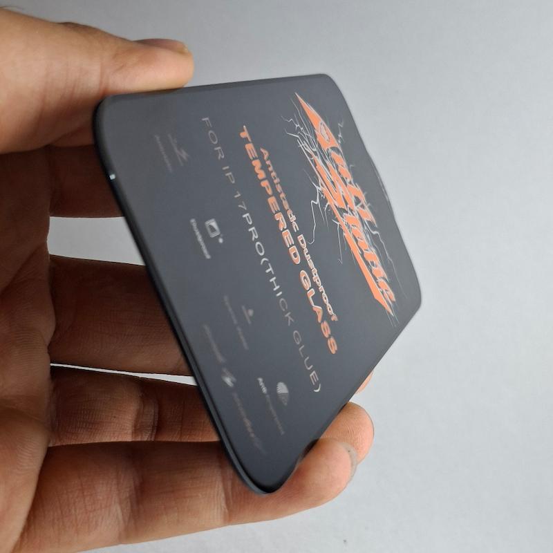 محافظ صفحه نمایش IPhone 17 Pro گلس AntiStatic اپل آیفون ۱۷ پرو آنتی استاتیک میتوبل اورجینال