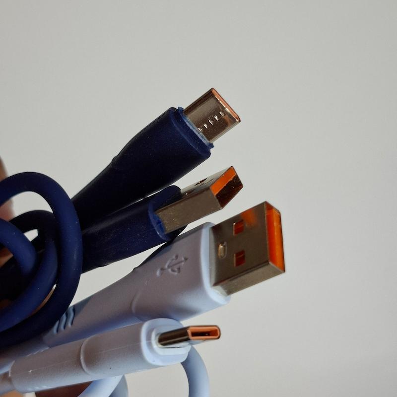 کابل شارژ Type-C to USB-A سیلیکونی فست شارژ کیفیت عالی فوق العاده انعطاف پذیر ۱ متری