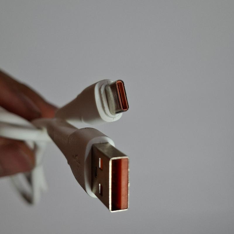 کابل شارژ Type-C to USB-A سیلیکونی فست شارژ کیفیت عالی فوق العاده انعطاف پذیر ۱ متری