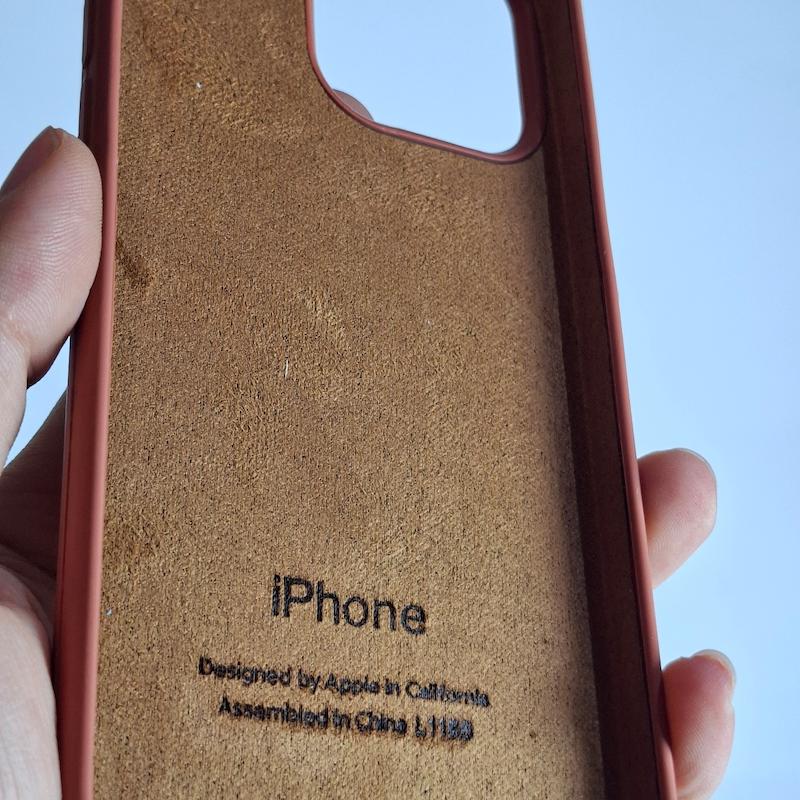 کاور IPhone 15 Pro Max سیلیکونی اورجینال پاک کنی اپل آیفون ۱۵ پرو مکس