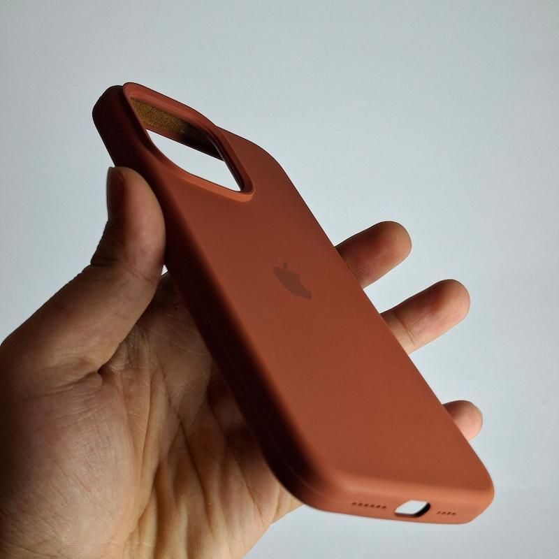 کاور IPhone 15 سیلیکونی اورجینال پاک کنی اپل آیفون ۱۵