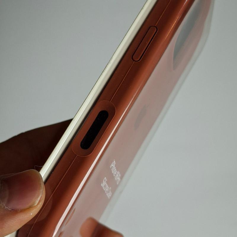 کاور IPhone 16 Pro سیلیکونی اورجینال پاک کنی اپل آیفون ۱۵ پرو