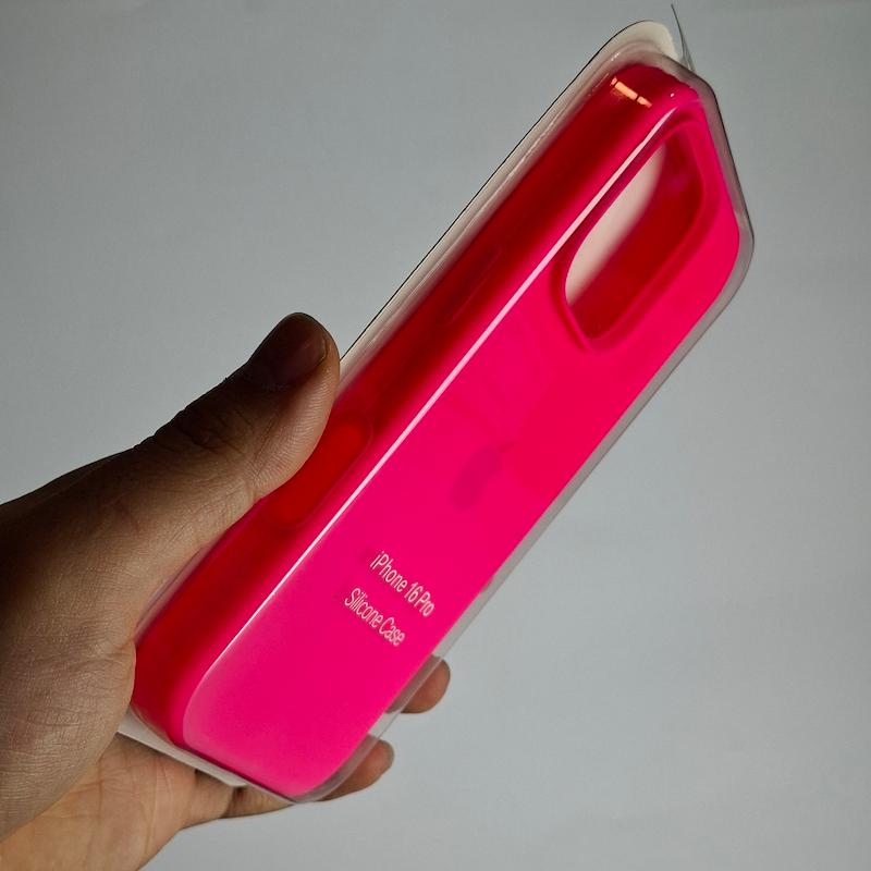 کاور IPhone 16 Pro سیلیکونی اورجینال پاک کنی اپل آیفون ۱۵ پرو
