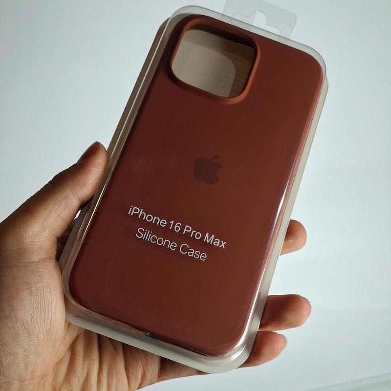 کاور IPhone 16 Pro Max سیلیکونی اورجینال پاک کنی اپل آیفون ۱۶ پرو مکس