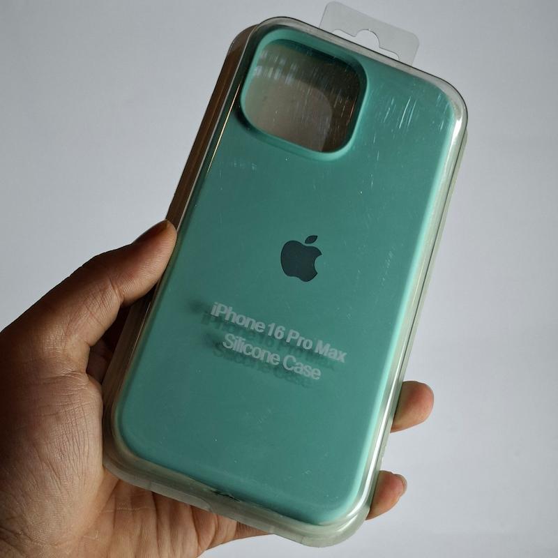 کاور IPhone 16 Pro Max سیلیکونی اورجینال پاک کنی اپل آیفون ۱۶ پرو مکس
