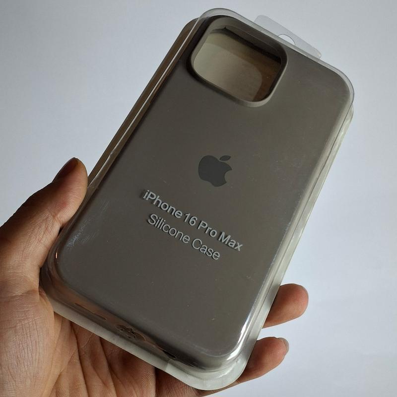 کاور IPhone 16 Pro Max سیلیکونی اورجینال پاک کنی اپل آیفون ۱۶ پرو مکس