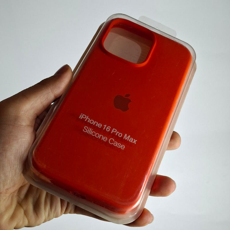 کاور IPhone 16 Pro Max سیلیکونی اورجینال پاک کنی اپل آیفون ۱۶ پرو مکس