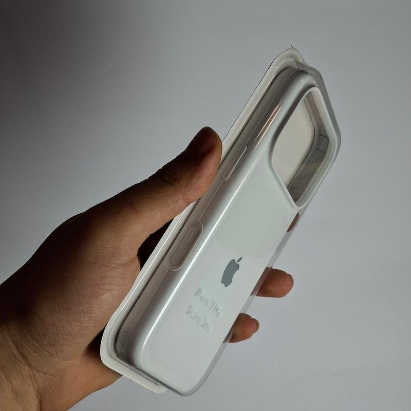 کاور IPhone 18 Pro / IPhone 17 Pro سیلیکونی اورجینال پاک کنی اپل آیفون ۱۷ پرو و آیفون ۱۸ پرو
