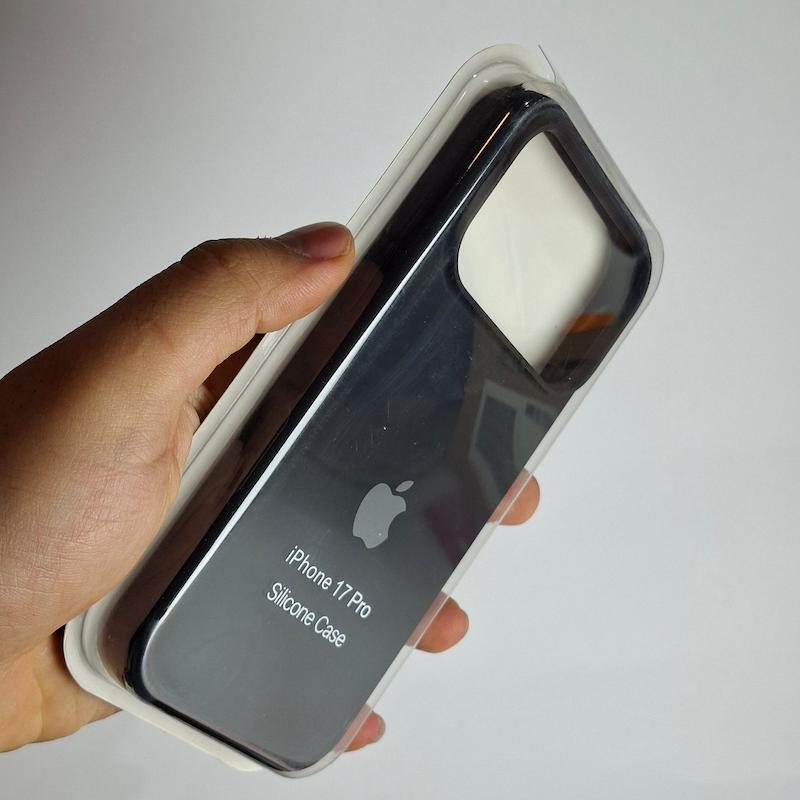 کاور IPhone 18 Pro / IPhone 17 Pro سیلیکونی اورجینال پاک کنی اپل آیفون ۱۷ پرو و آیفون ۱۸ پرو