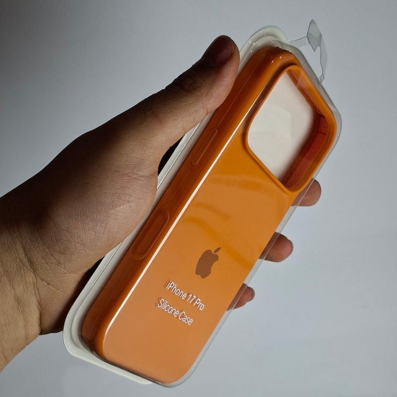 کاور IPhone 18 Pro / IPhone 17 Pro سیلیکونی اورجینال پاک کنی اپل آیفون ۱۷ پرو و آیفون ۱۸ پرو