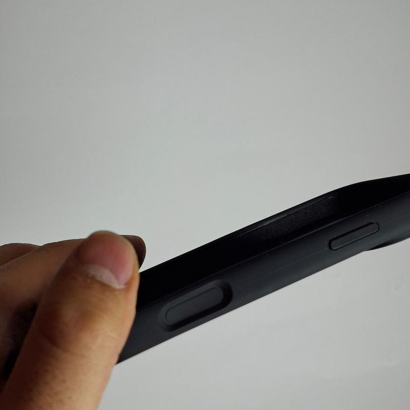 کاور IPhone 18 Pro / IPhone 17 Pro سیلیکونی اورجینال پاک کنی اپل آیفون ۱۷ پرو و آیفون ۱۸ پرو