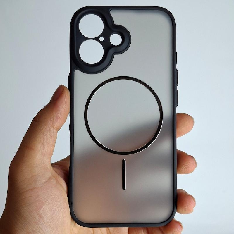 کاور IPhone 17 دارک کانسپت مگسیف اپل آیفون ۱۷ نرمال 
