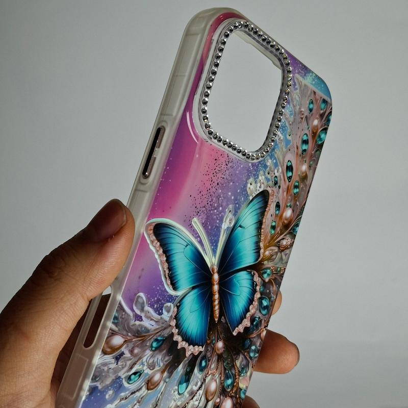 کاور IPhone 16 Pro Max پروانه هولوگرامی فانتزی اپل آیفون ۱۶ پرو مکس