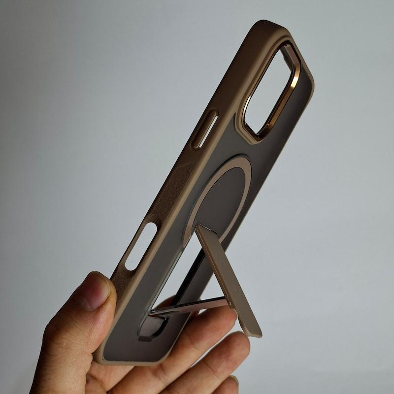 کاور IPhone 16 Pro Max مات استند مگسیف ساپورت PVD اپل آیفون ۱۶ پرومکس