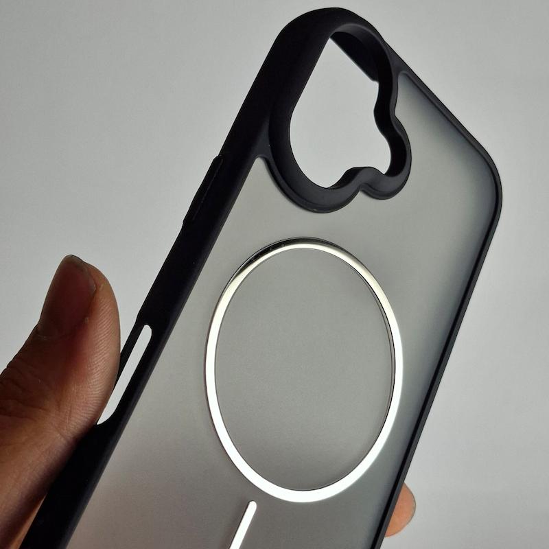 کاور IPhone 16 دارک کانسپت مگسیف اپل آیفون ۱۶ نرمال
