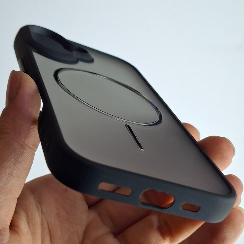 کاور IPhone 16 دارک کانسپت مگسیف اپل آیفون ۱۶ نرمال