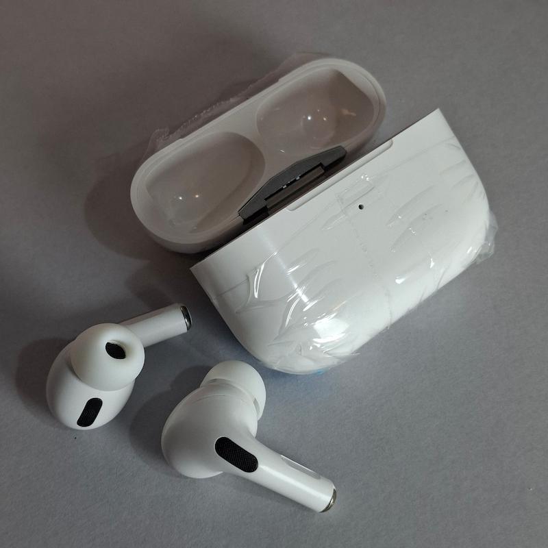 ساعت هوشمند KW93 Max کوییر به همراه ایرپاد و ۷ بند سیلیکونی سری ۱۰