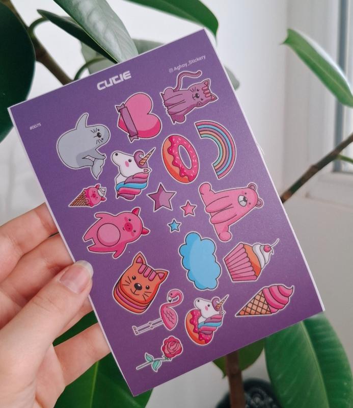 استیکر کیوت