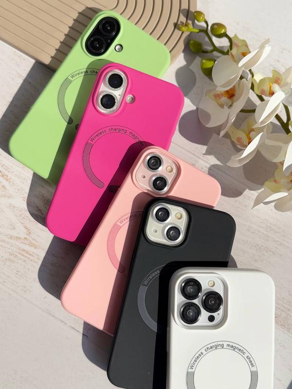 قاب سیلیکونی با مگ سیف آیفون