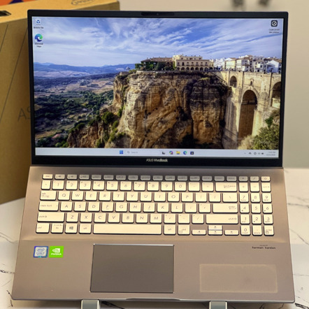 Asus VivoBook S531 F
