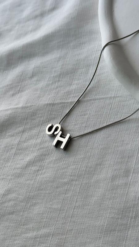 گردنبند حرف SH