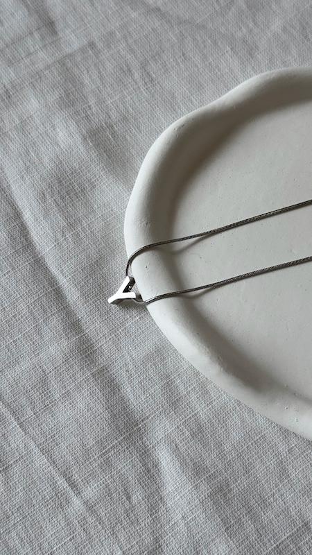 گردنبند حرف Y