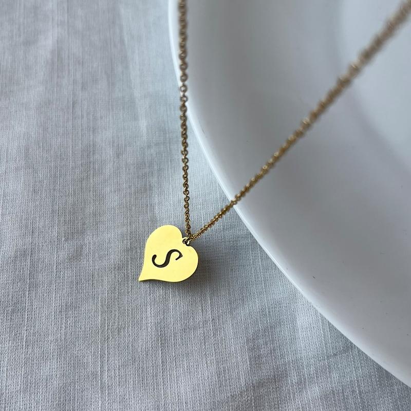 گردنبند قلبی حروف اسم