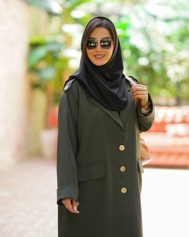 مانتو اداری دانشجویی پرشیا دکمه چوبی کد۱۴۵